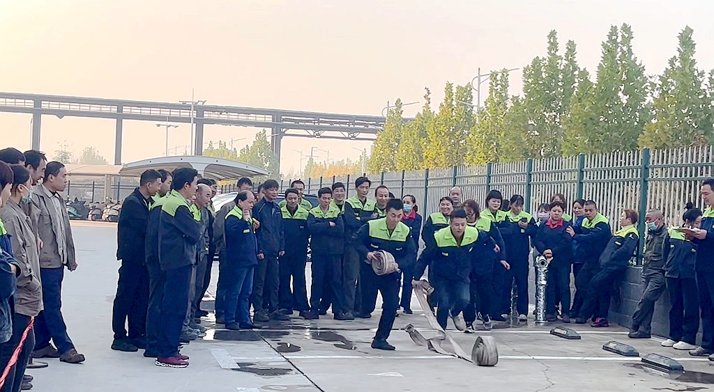 【應(yīng)急演練】消防三人兩帶大比拼，實戰(zhàn)演練爭分秒